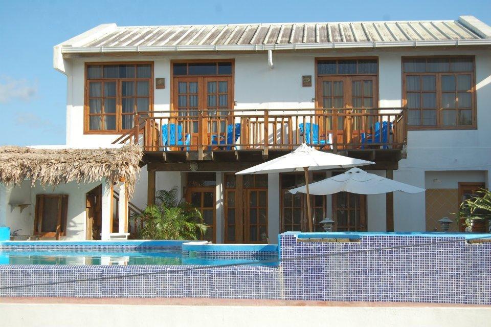 Hotel Y Restaurante Cesar Mariscos Tela Exteriér fotografie