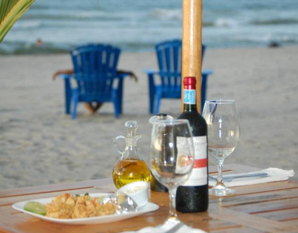 Hotel Y Restaurante Cesar Mariscos Tela Exteriér fotografie